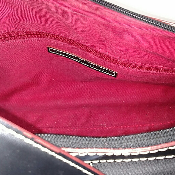 Tommy Hilfiger purse - Picture 6 of 7